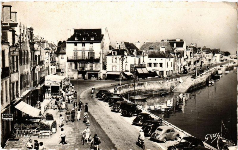 Carte postale ancienne Le Croisic (Loire-Inf.) - Place d'Aiguillon au Croisic