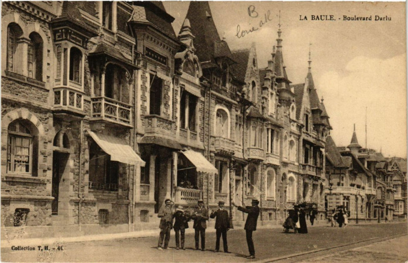 Carte postale ancienne La Baule - Boulevard Darlo