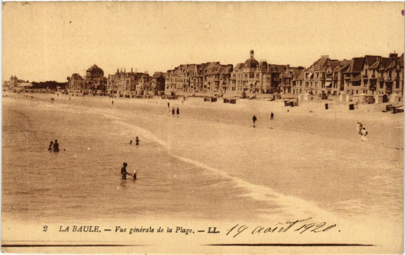 Carte postale ancienne La Baule - Vue generale de la Plage à Vue