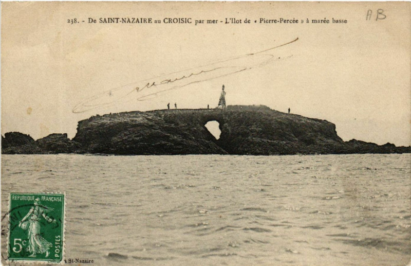Carte postale ancienne De Saint-Nazaire-au-Croisic par mer - L'Ilor de Pierre-Percee ... à Saint-Nazaire