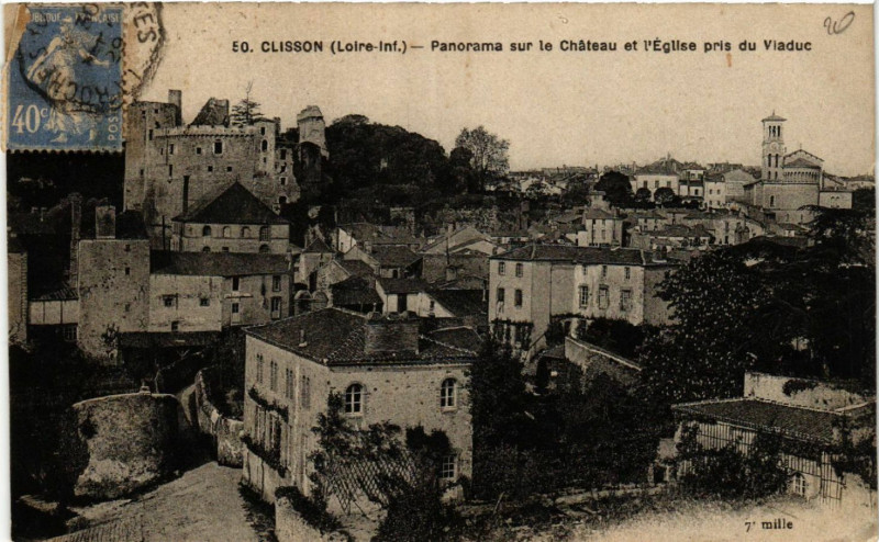 Carte postale ancienne Clisson (Loire-Inf.) - Panorama sur le Chateau et l'eglise pris du à Clisson