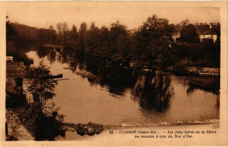 Carte postale ancienne Clisson (Loire-Inf.) - Les joits bords de la Sevre du moulin a eau à Clisson
