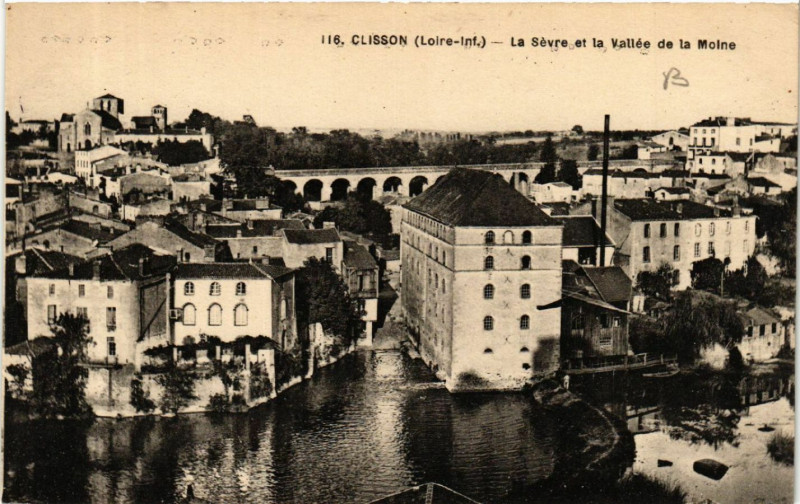 Carte postale ancienne Clisson (Loire-Inf.) - La Sevre et la Vallee de la Moine à Clisson