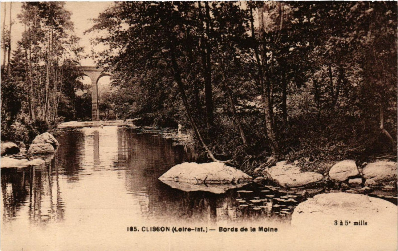 Carte postale ancienne Clisson (Loire-Inf.) - Bords de la Moine à Clisson