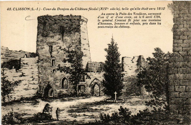 Carte postale ancienne Clisson (L.-I.) - Cour du Donjon du Chateau feodal (Xiv s.) telle.. à Clisson