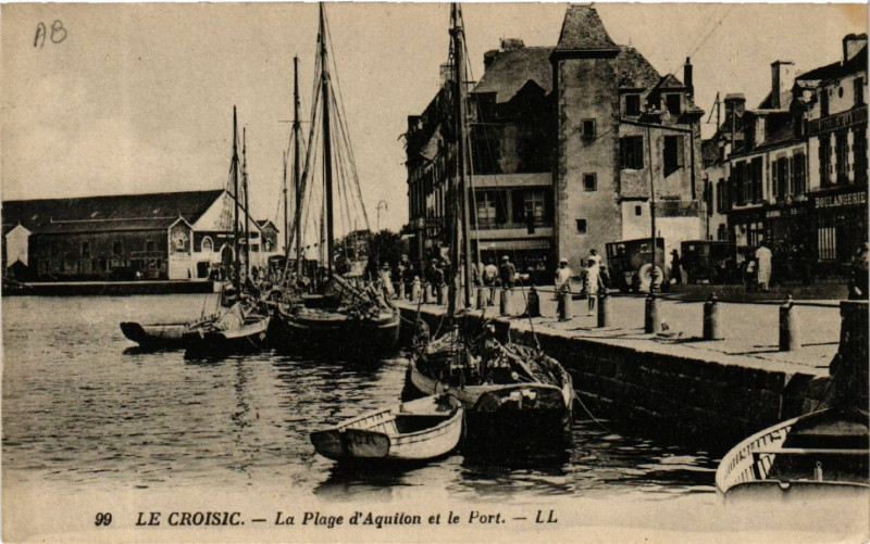 Carte postale ancienne Le Croisic - La Plage d'Aquilon et le Port au Croisic