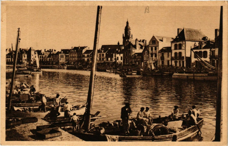 Carte postale ancienne Le Croisic (Loire-Inferieure) - Le Port au Croisic