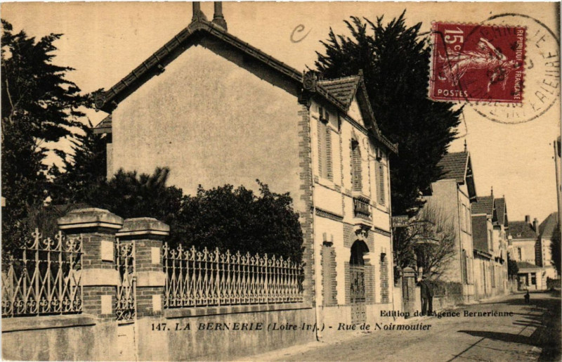 Carte postale ancienne La Bernerie (Loire-inf.) - Rue de Noirmoutier