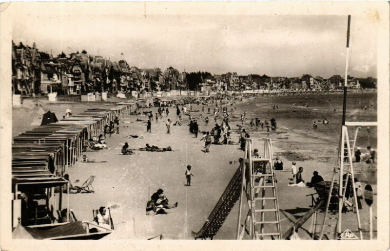 Carte postale ancienne La Baule - Vue generale de la Plage à Vue