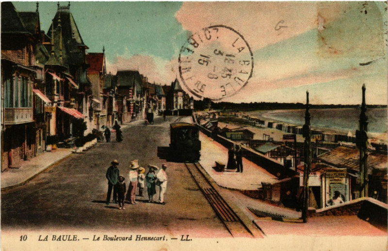 Carte postale ancienne La Baule - Le Boulevard Hennecart