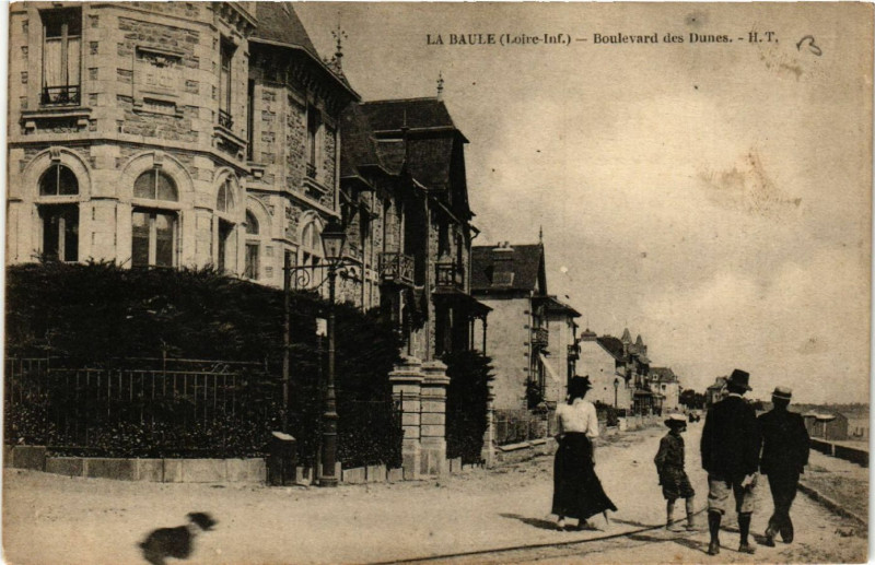 Carte postale ancienne La Baule (Loire-Inf.) - Boulevard des Dunes
