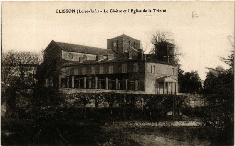 Carte postale ancienne Clisson (Loire-Inf.) - Le Cloitre et l'Eglise de la Trinite à Clisson
