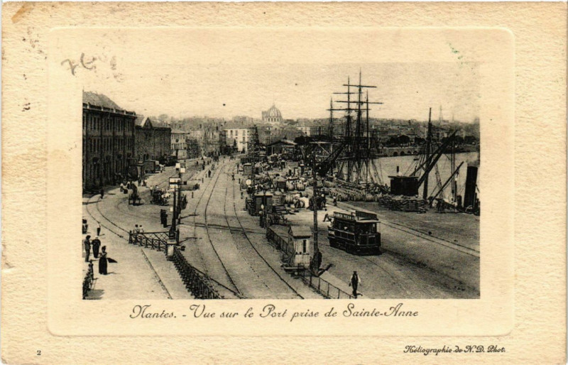 Carte postale ancienne Nantes - Une sur le Port prise de Sainte-Anne à Nantes