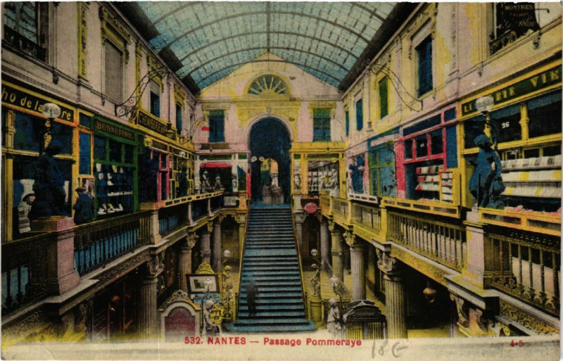 Carte postale ancienne Nantes - Passage Pommeraye à Nantes