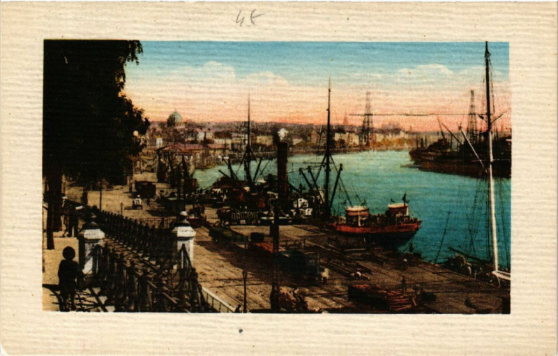 Carte postale ancienne Nantes - Panorama des Quais à Nantes