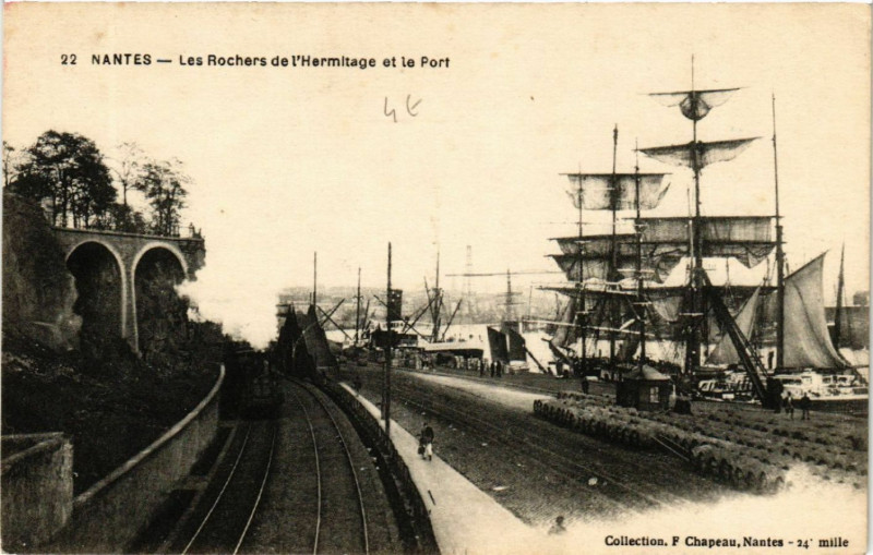 Carte postale ancienne Nantes - Les Rochers de l'Hermitage et le Port à Nantes