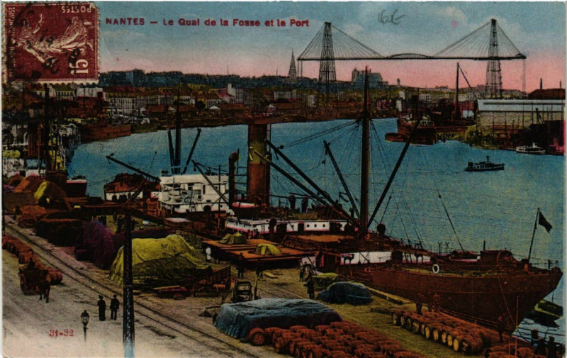 Carte postale ancienne Nantes - Le Quai de la Fosse et le Port à Nantes