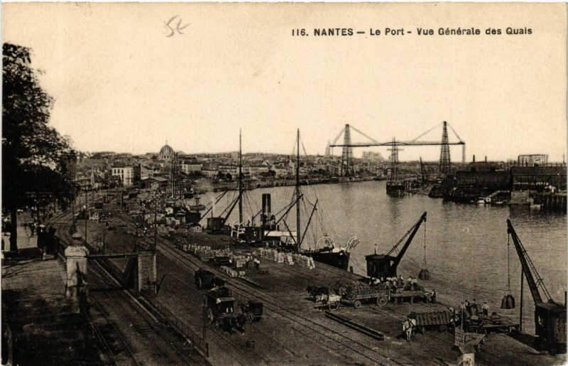 Carte postale ancienne Nantes - Le Port - Vue Generale des Quais à Nantes