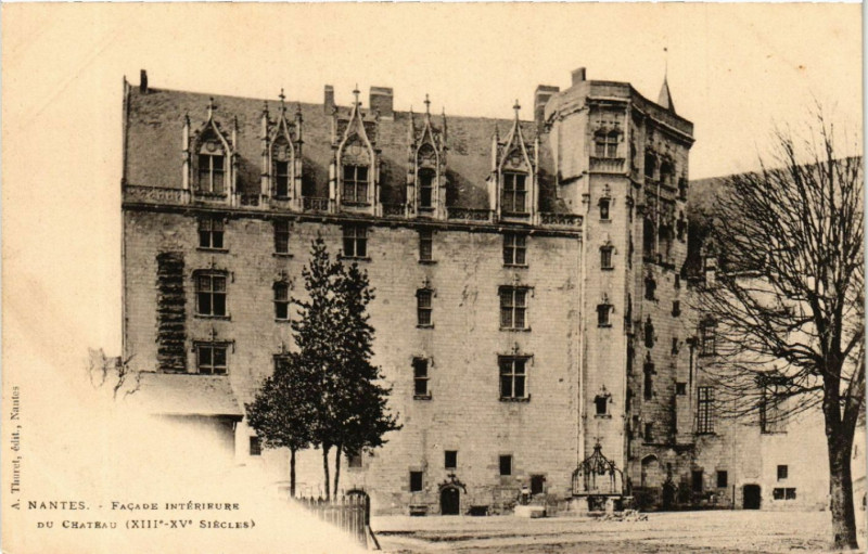 Carte postale ancienne Nantes - Facade Interieure du Chateau (Xiii- Xv siecles) à Nantes