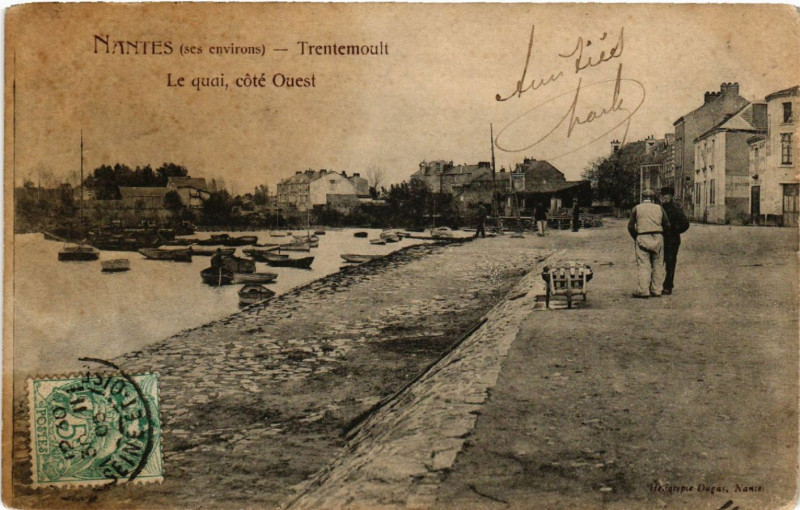 Carte postale ancienne Nantes (ses environs ) - Trentemoult - Le quai, cote Ouest à Nantes