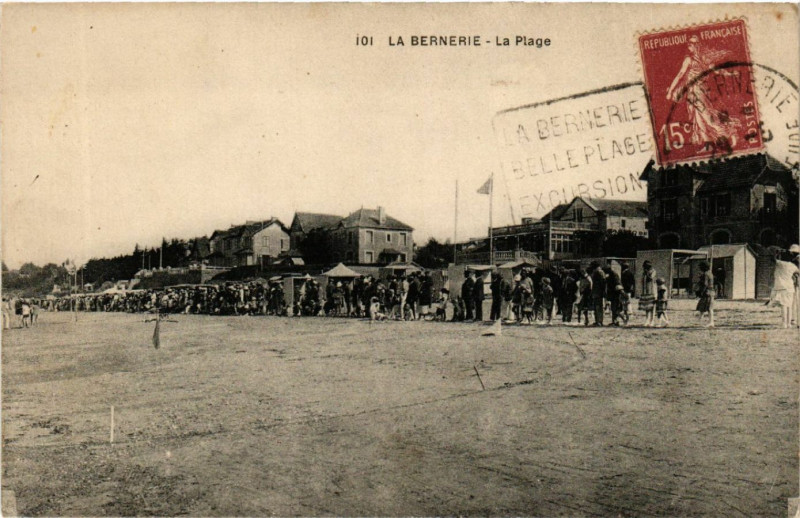Carte postale ancienne La Berniere - La Plage