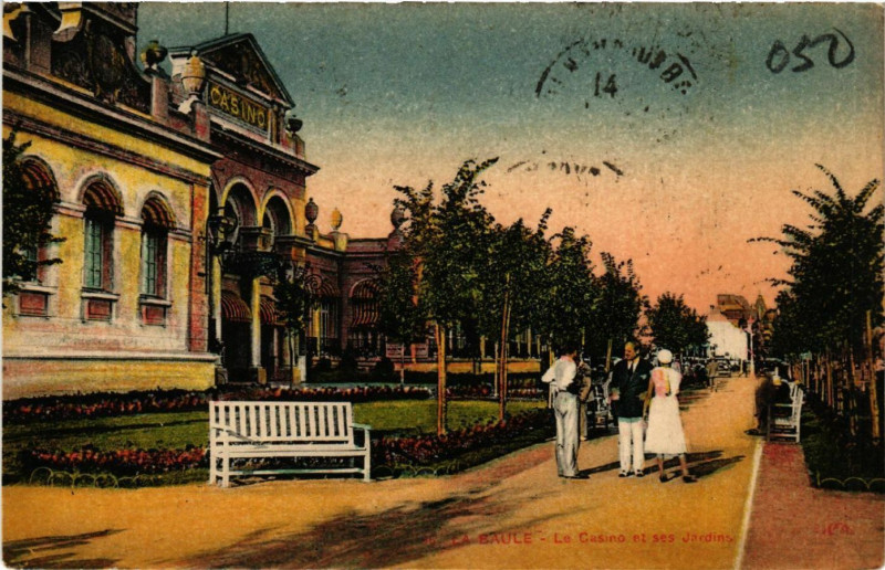 Carte postale ancienne La Baule- Le Casino et ses Jardins