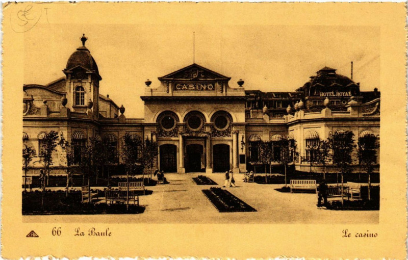 Carte postale ancienne La Baule - Le Casino