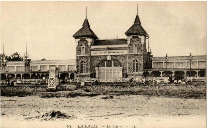 Carte postale ancienne La Baule - Le Casino