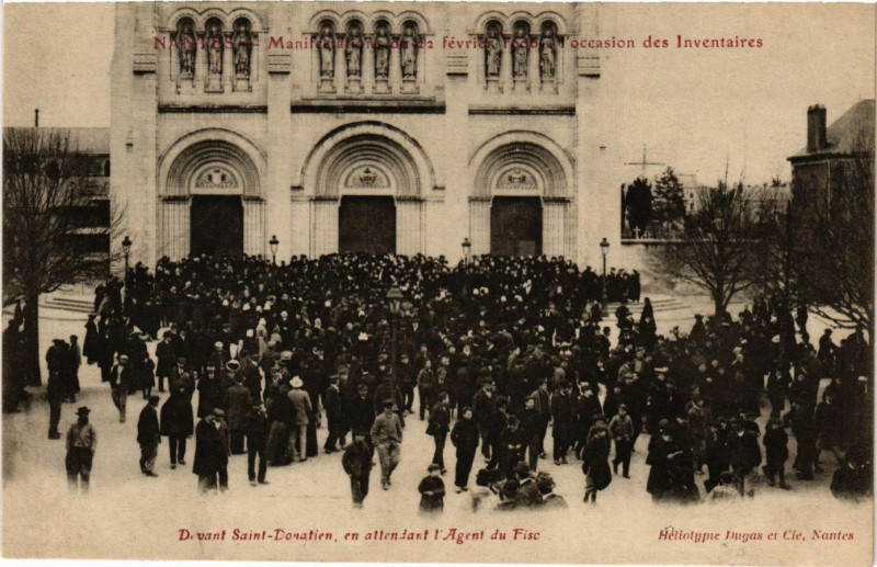Carte postale ancienne Nantes Manifestations du 22 fevr.1906 a l'occasion des Inventaires à Nantes