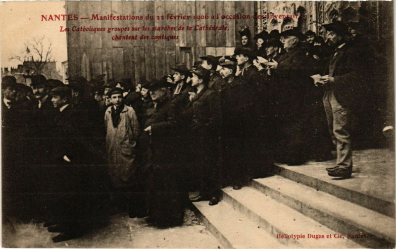 Carte postale ancienne Nantes Manifestations du 22 fevr.1906 a l'occasion des Inventaires à Nantes