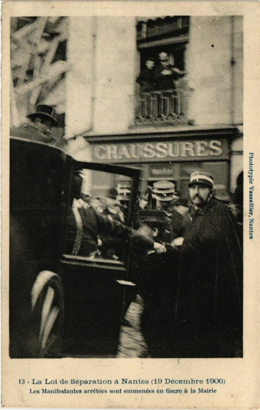 Carte postale ancienne La Loi de Separation a Nantes (19 dec.1906) - Les Manifestantes.. à Nantes