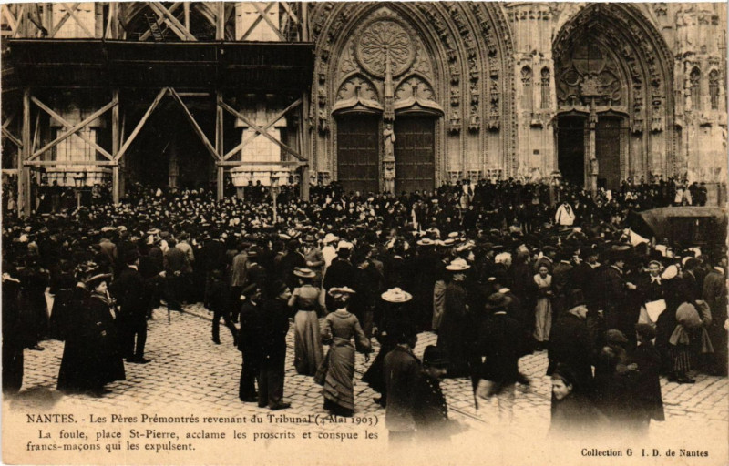 Carte postale ancienne Nantes - Les Peres Premontres revenant du Tribunal (4 Mai 1903) à Nantes