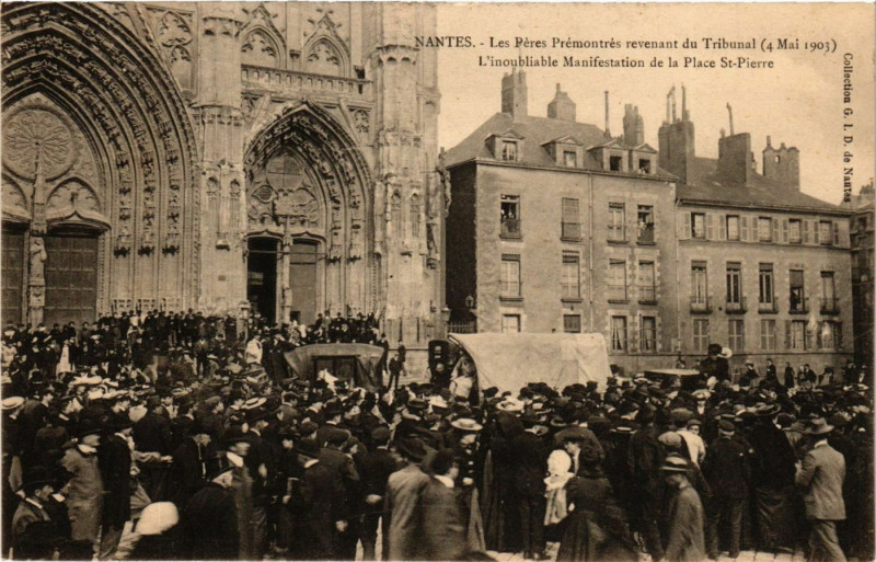 Carte postale ancienne Nantes - Les Peres Premontres revenant du Tribunal (4 Mai 1903) à Nantes