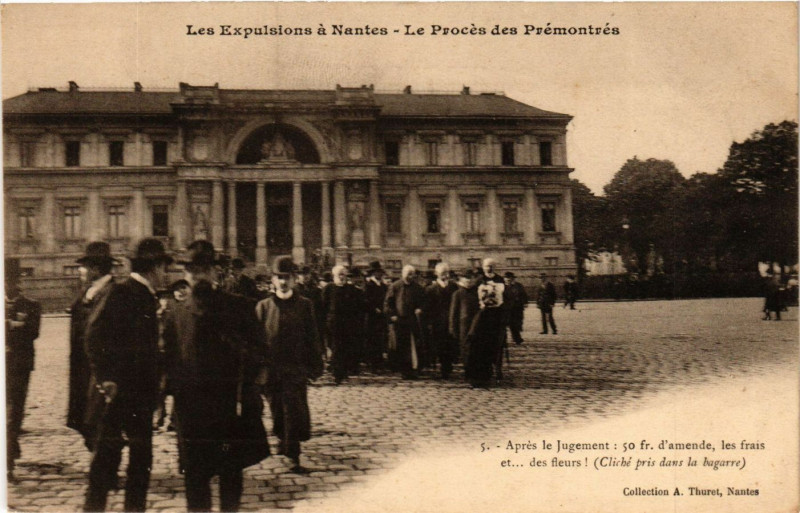 Carte postale ancienne Les Expulsions a Nantes-Le Proces des Premontres-Apres le Jugement à Nantes