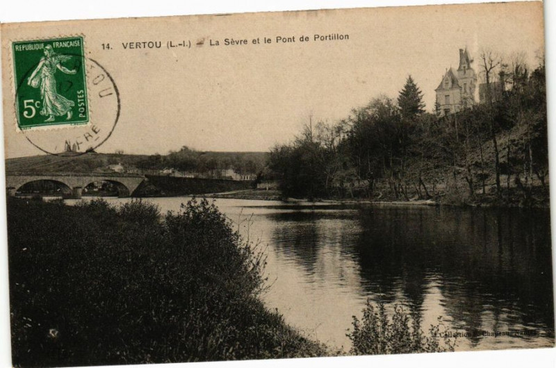 Carte postale ancienne Vertou - La Sevre et le Pont de Portillon à Vertou