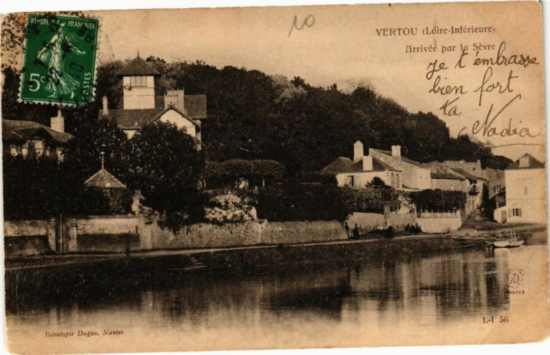 Carte postale ancienne Vertou (Loire-Inferieur) - Arrivée par la Sevre à Vertou