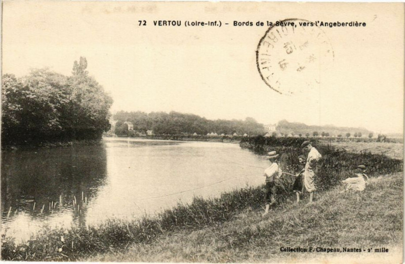 Carte postale ancienne Vertou - Bords de la Sevre vers l'Angeberdiere à Vertou