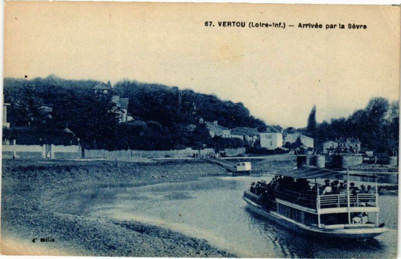 Carte postale ancienne Vertou - Arrivée par la Sevre à Vertou