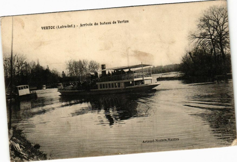 Carte postale ancienne Vertou - Arrivée du bateu de Vertou à Vertou