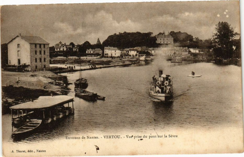 Carte postale ancienne Env. de Nantes - Vertou - Vue prise du pour sur la Sevre à Nantes