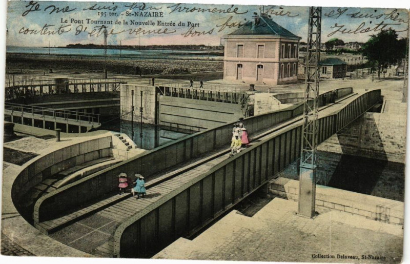 Carte postale ancienne Saint-Nazaire - Le Pont Tournant de la Nouvelle Entrée du Port à Saint-Nazaire