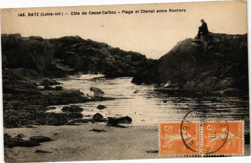 Carte postale ancienne Batz - Cote de Casse-Caillou - Plage et Chenal entre...