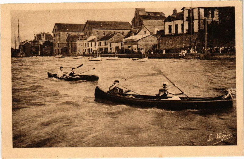 Carte postale ancienne Pornic - Course de Canoes à Pornic