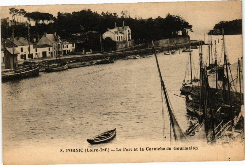 Carte postale ancienne Pornic - Le Port et la Corniche de Gourmalon à Pornic