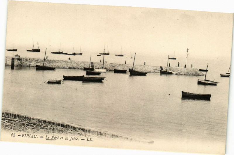 Carte postale ancienne Piriac - Le Port et la Jetée