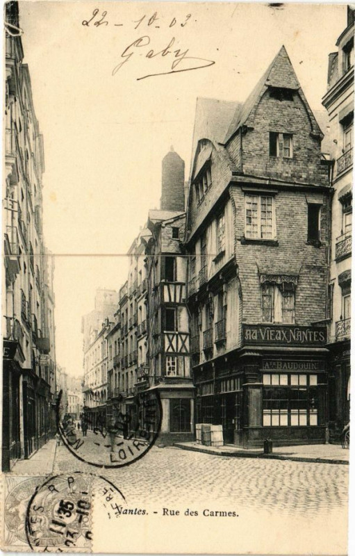 Carte postale ancienne Nantes - Rue des Carmes à Nantes