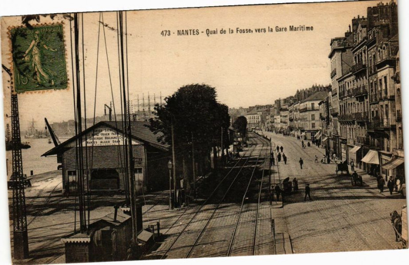 Carte postale ancienne Nantes - Quai de la Fosse vers la Gare Maritime à Nantes
