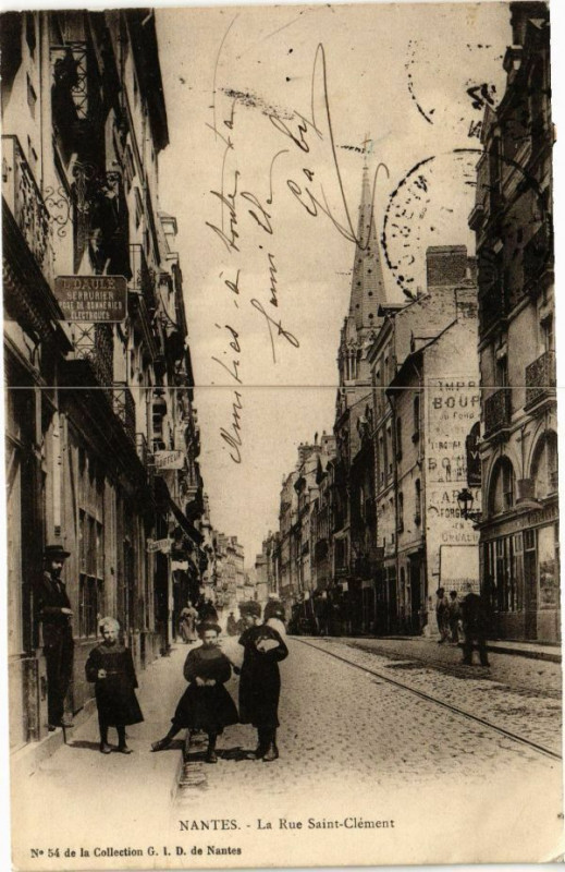 Carte postale ancienne Nantes - La Rue Saint-Clement à Nantes