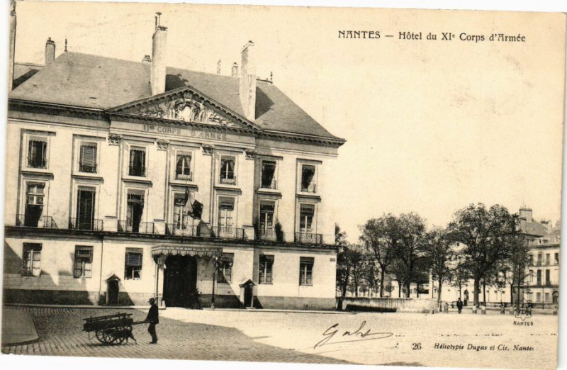 Carte postale ancienne Nantes - Hotel du Xi Corps d'Armée à Nantes