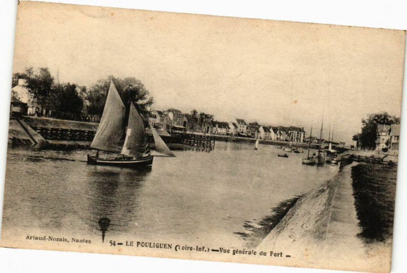 Carte postale ancienne Le Pouliguen - Vue générale du Port au Pouliguen